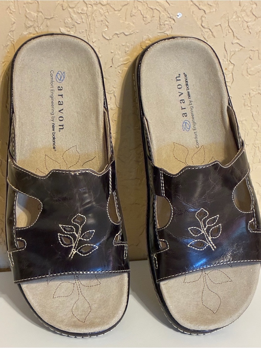 Aravon by New Balance slip-on sandals Brown Leather Size Women 6 NWOT